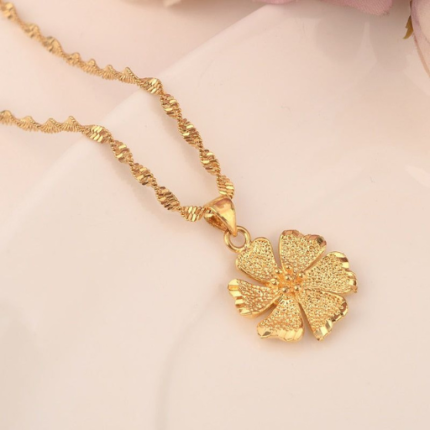 Geometric Floral Gold Pendant Necklace